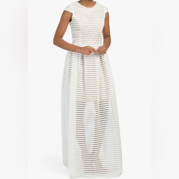 Issue New York Classy and Edgy White Long Skirt and Top Sz S - Picture 11 of 11